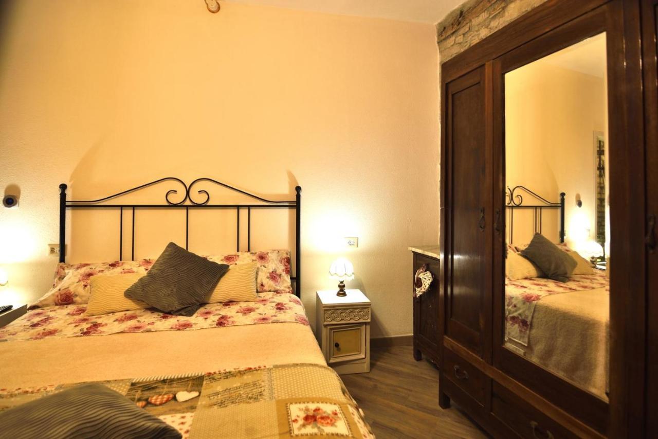 Il Borgo Del Castello Hotell Cremolino Exteriör bild