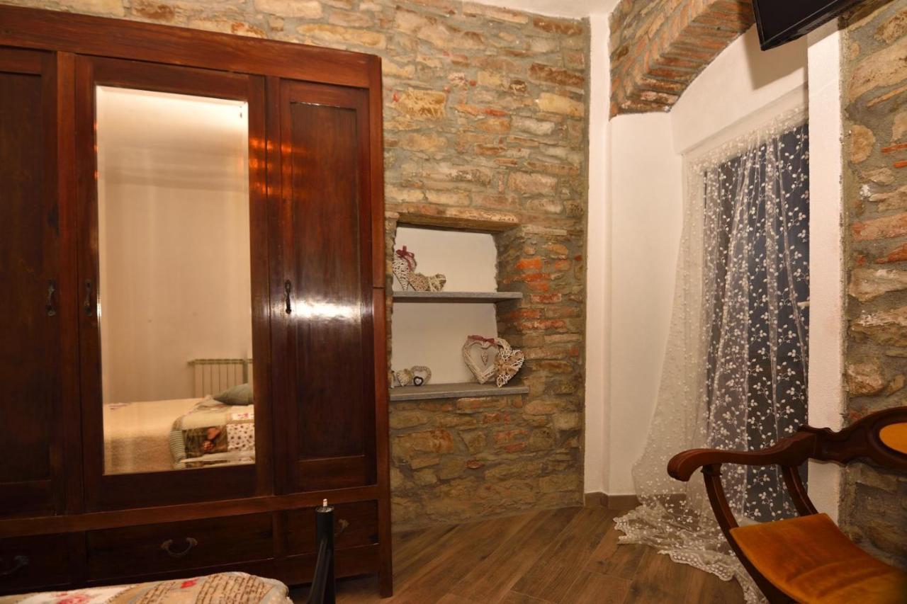 Il Borgo Del Castello Hotell Cremolino Exteriör bild