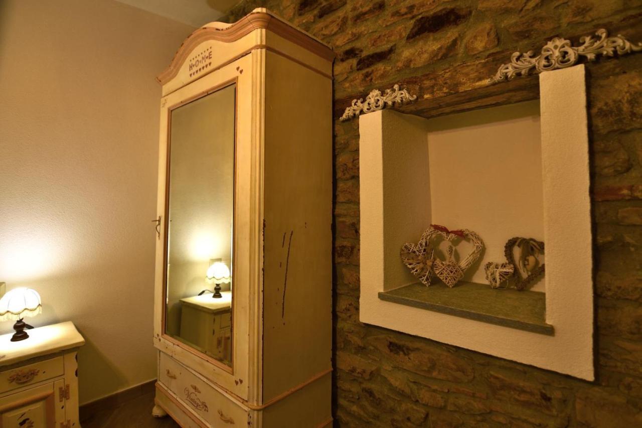 Il Borgo Del Castello Hotell Cremolino Exteriör bild