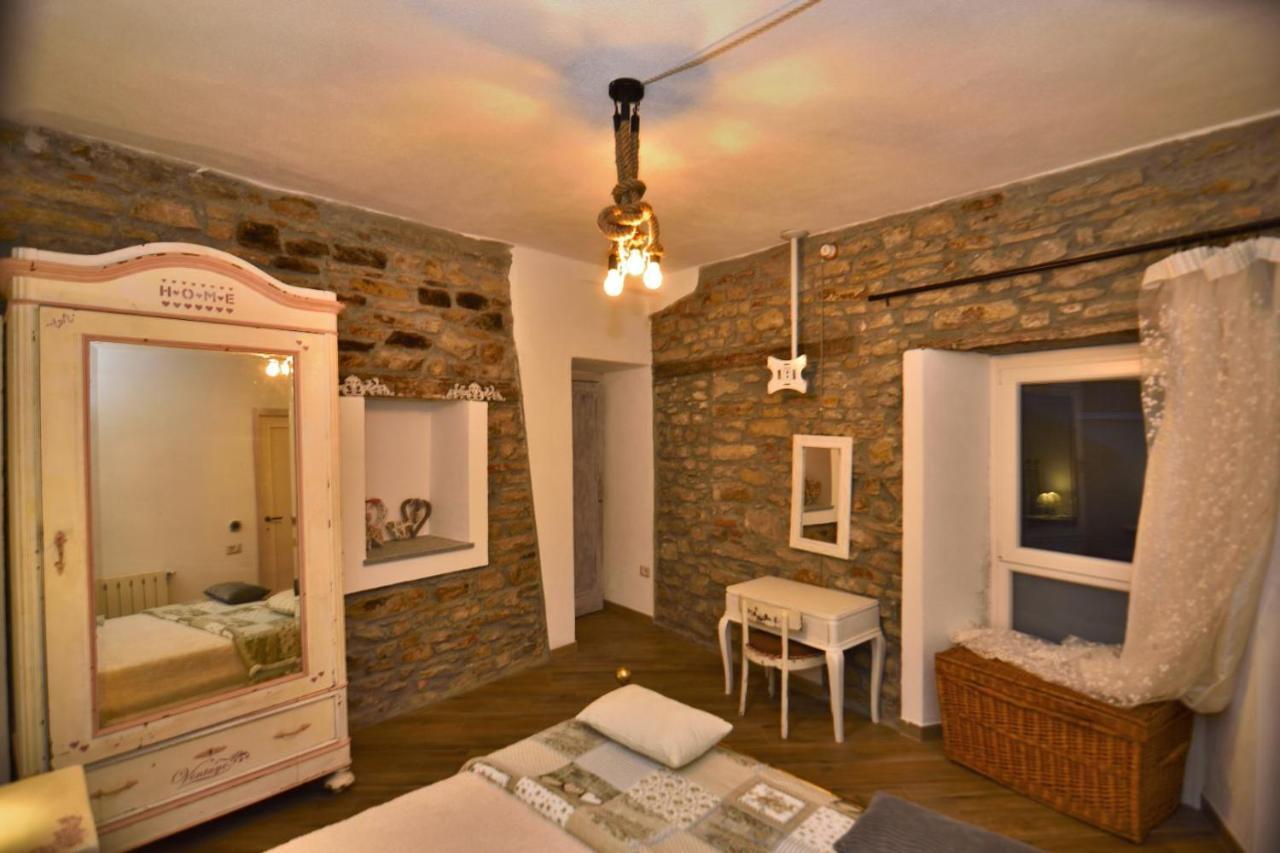 Il Borgo Del Castello Hotell Cremolino Exteriör bild