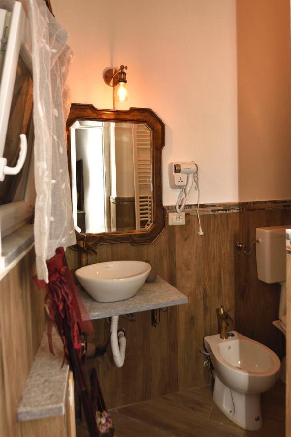 Il Borgo Del Castello Hotell Cremolino Exteriör bild