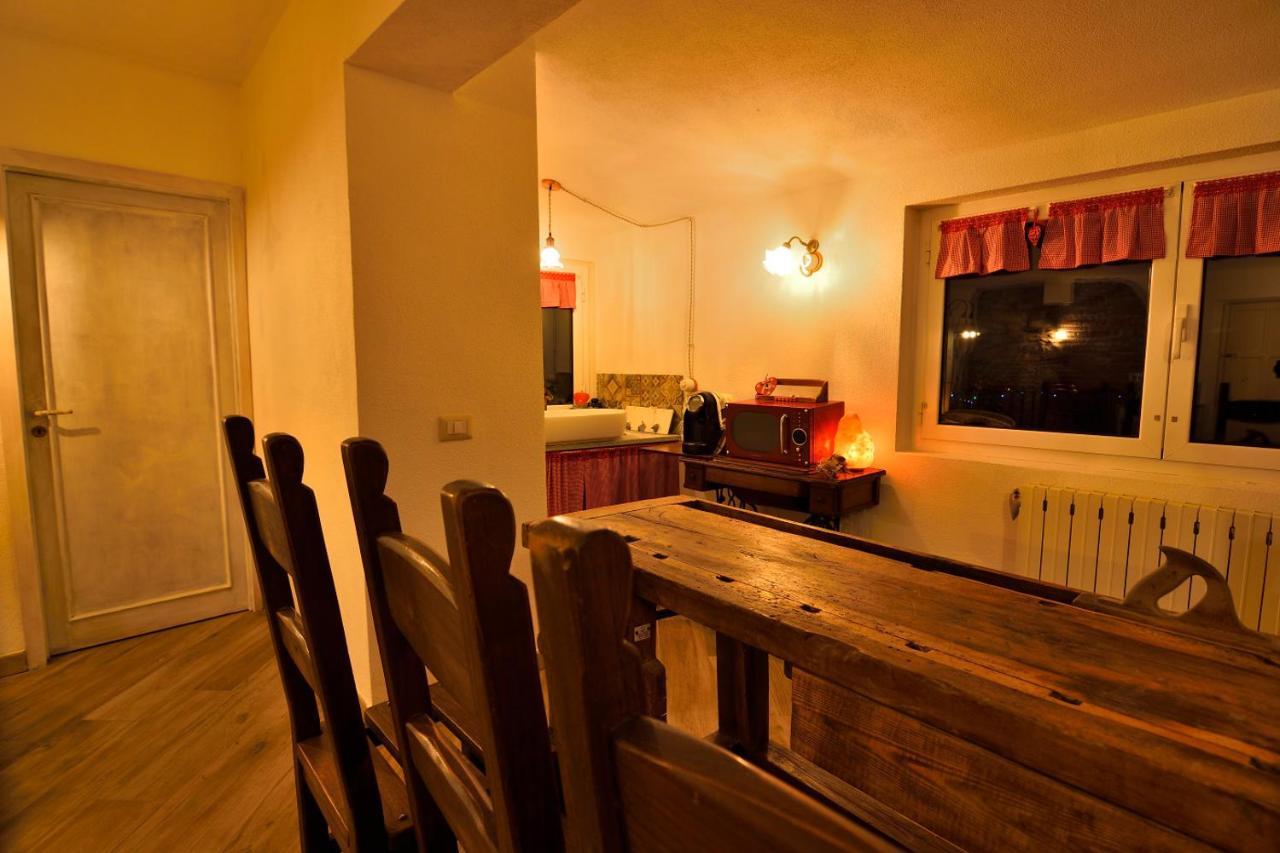 Il Borgo Del Castello Hotell Cremolino Exteriör bild