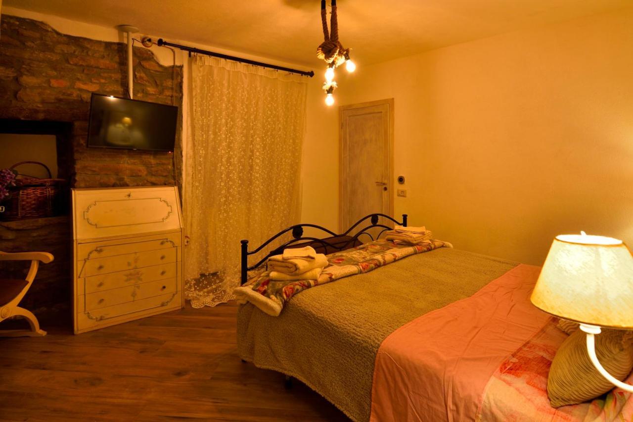 Il Borgo Del Castello Hotell Cremolino Exteriör bild