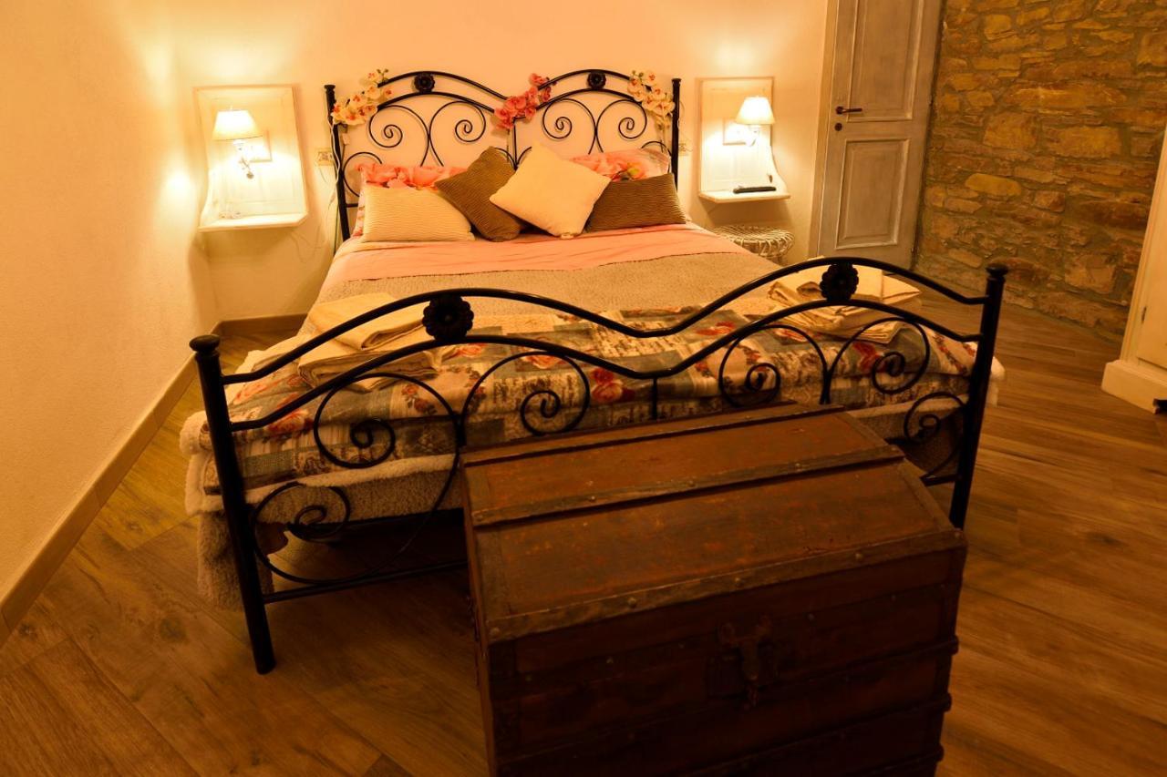 Il Borgo Del Castello Hotell Cremolino Exteriör bild